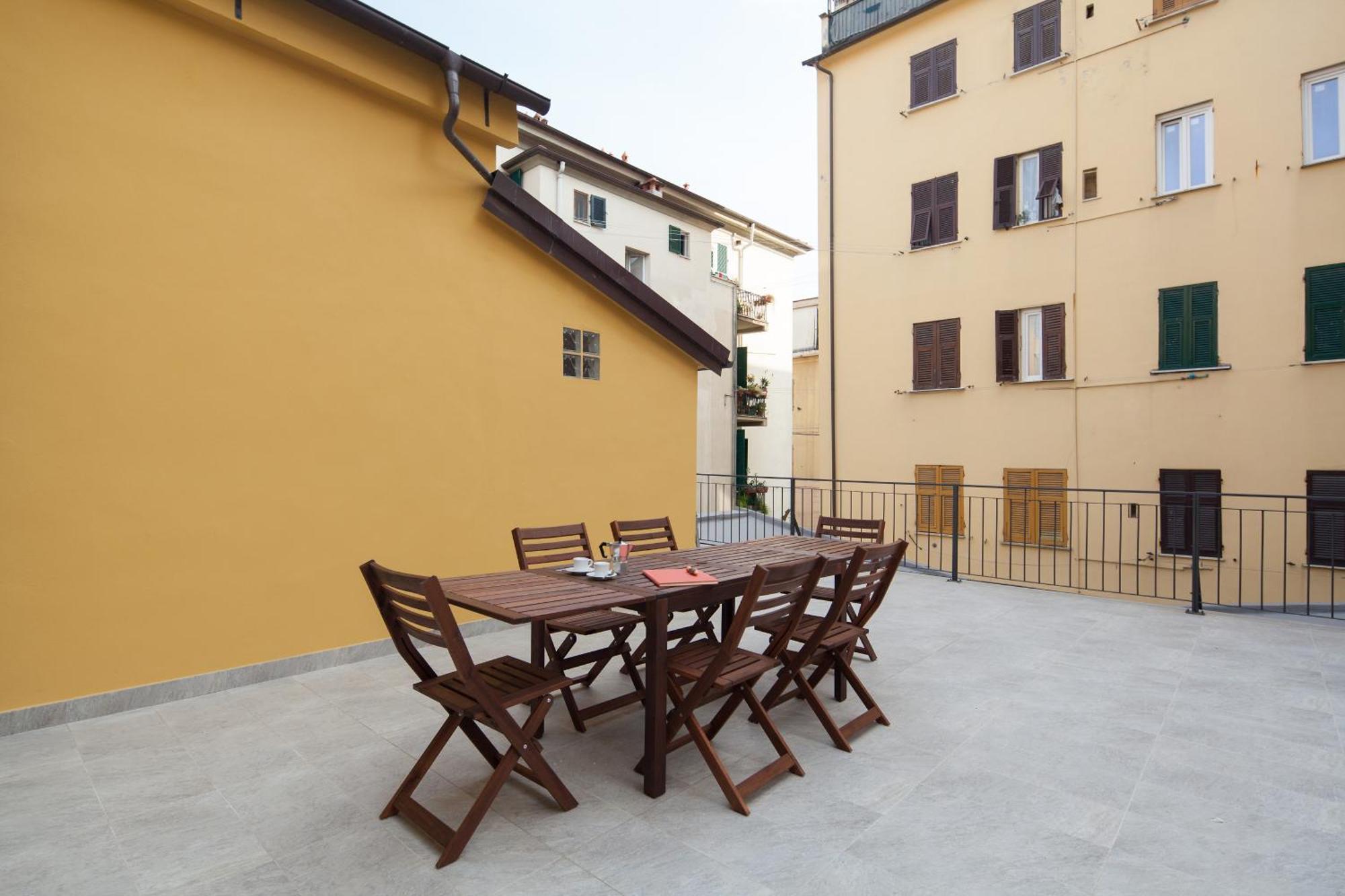 Cv5 - La Spezia City Center - Wide Modern Apartment Walking Distance To The Station To Cinque Terre - Big Terrace On The Roofs Eksteriør billede
