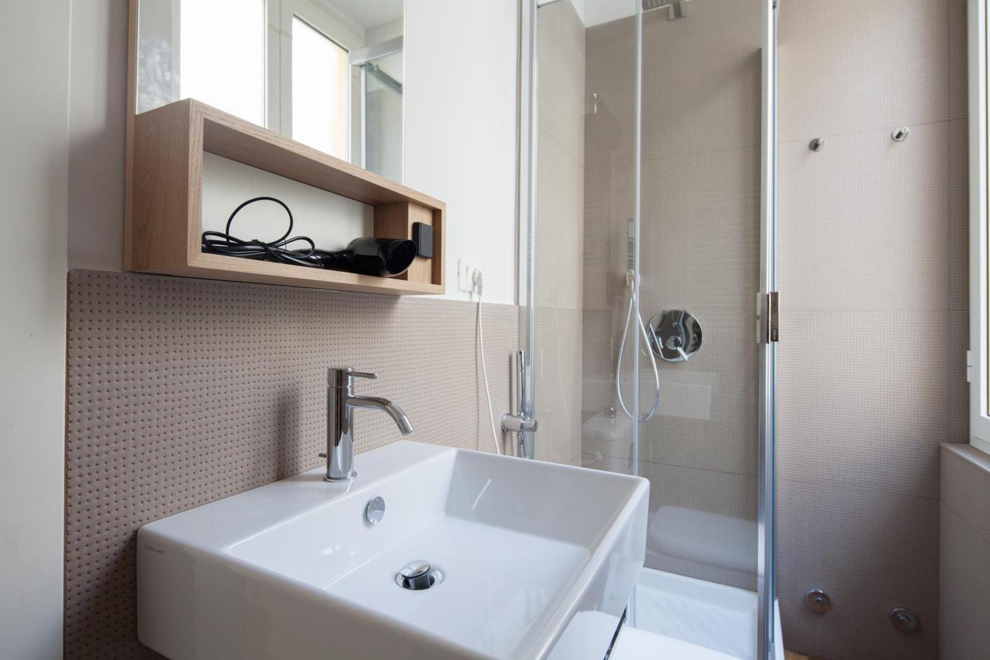 Cv5 - La Spezia City Center - Wide Modern Apartment Walking Distance To The Station To Cinque Terre - Big Terrace On The Roofs Eksteriør billede